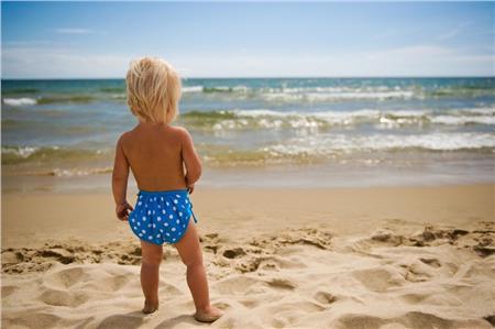 Οι 5 λόγοι που τα παιδιά λατρεύουν τη θάλασσα